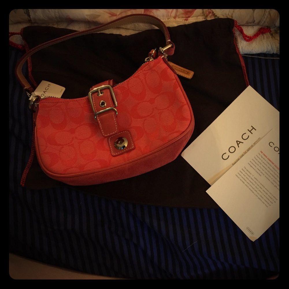 Coach small red signature collection w cloth bag